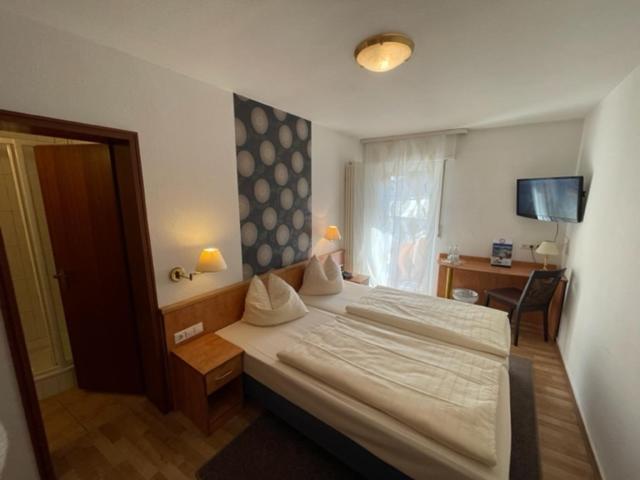 Hotel Ebnet Mutterstadt Εξωτερικό φωτογραφία