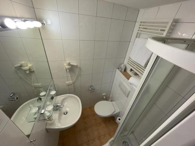 Hotel Ebnet Mutterstadt Εξωτερικό φωτογραφία